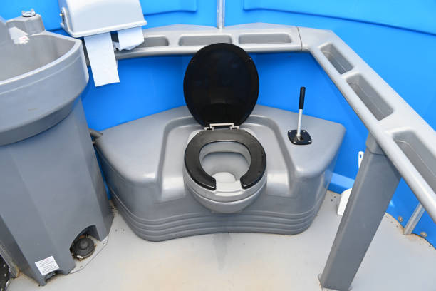 Best Sanitation services for porta potties  in New London, OH